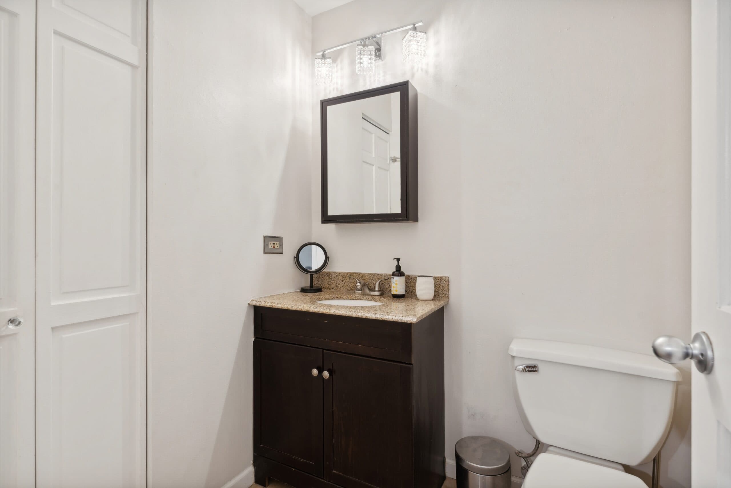 14_163WDivision_312_8_Bathroom_HiRes