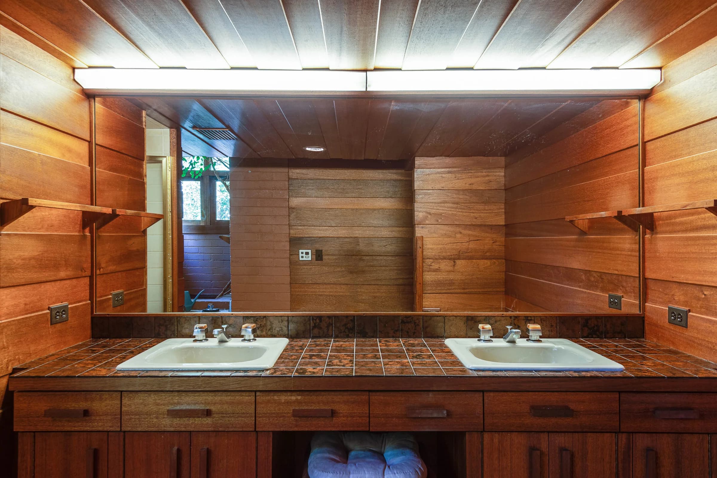 Frank Lloyd Wright Home on 3 Acres, photo 35