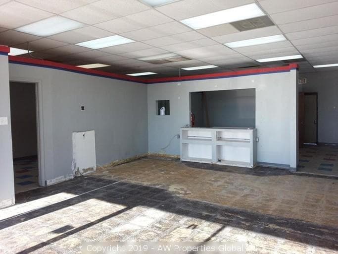 Ridge Brook Plaza: Bank Owned Strip Center, photo 19