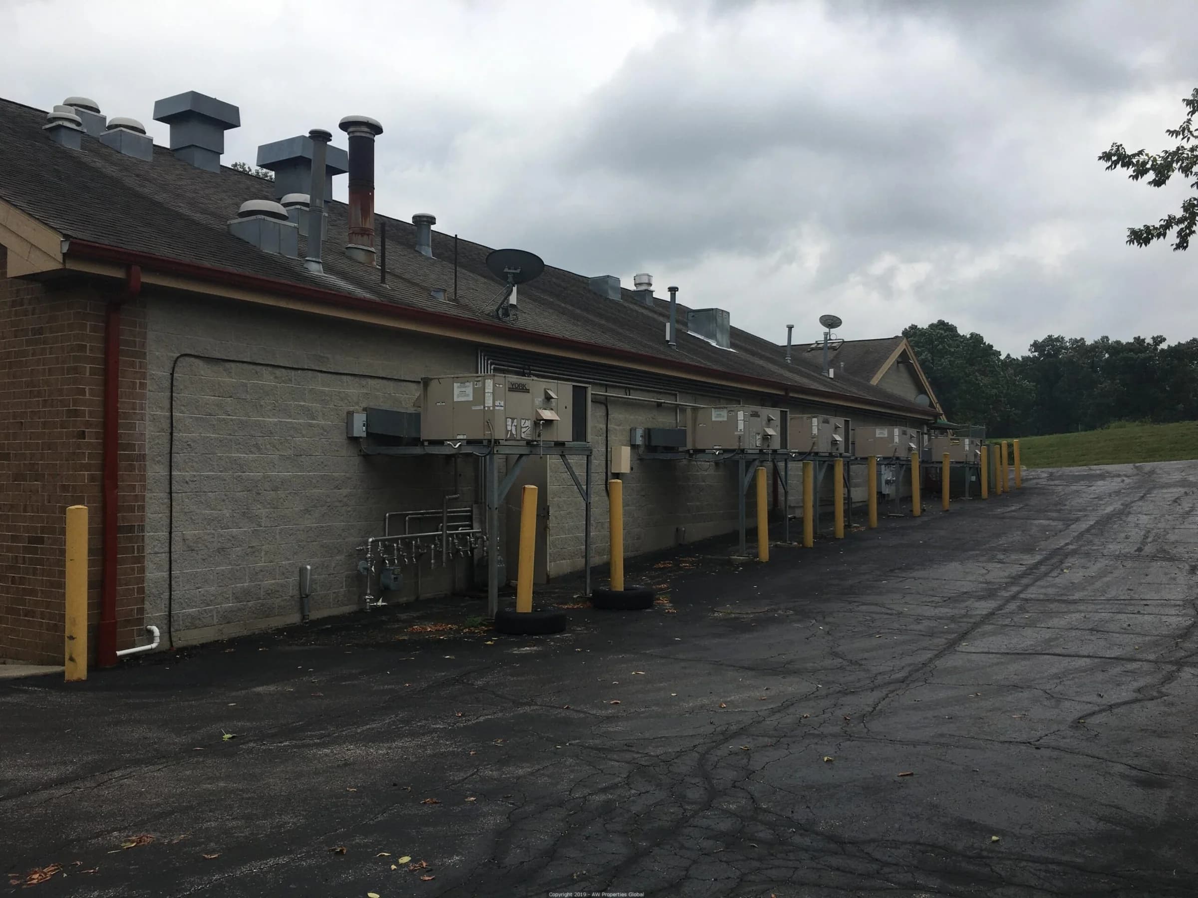 Cary Oaks Plaza in Cary, IL, photo 12