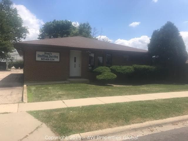 Approximately 1,800 SF Office Building in Elgin, photo 1