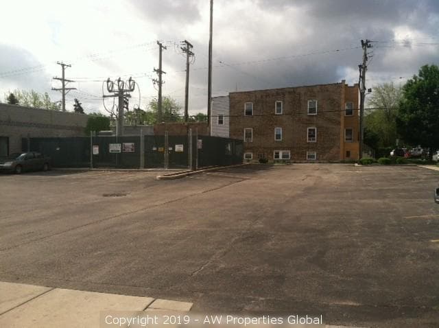 Mixed Use Building in Cicero, photo 22