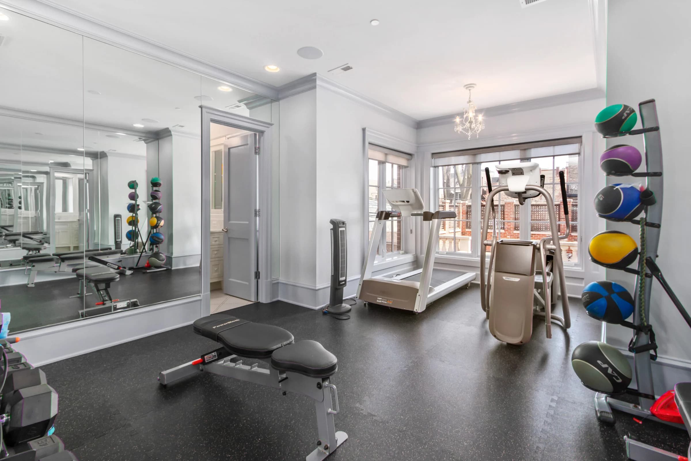 Lincoln Park Luxury Home on Dayton Street, photo 32