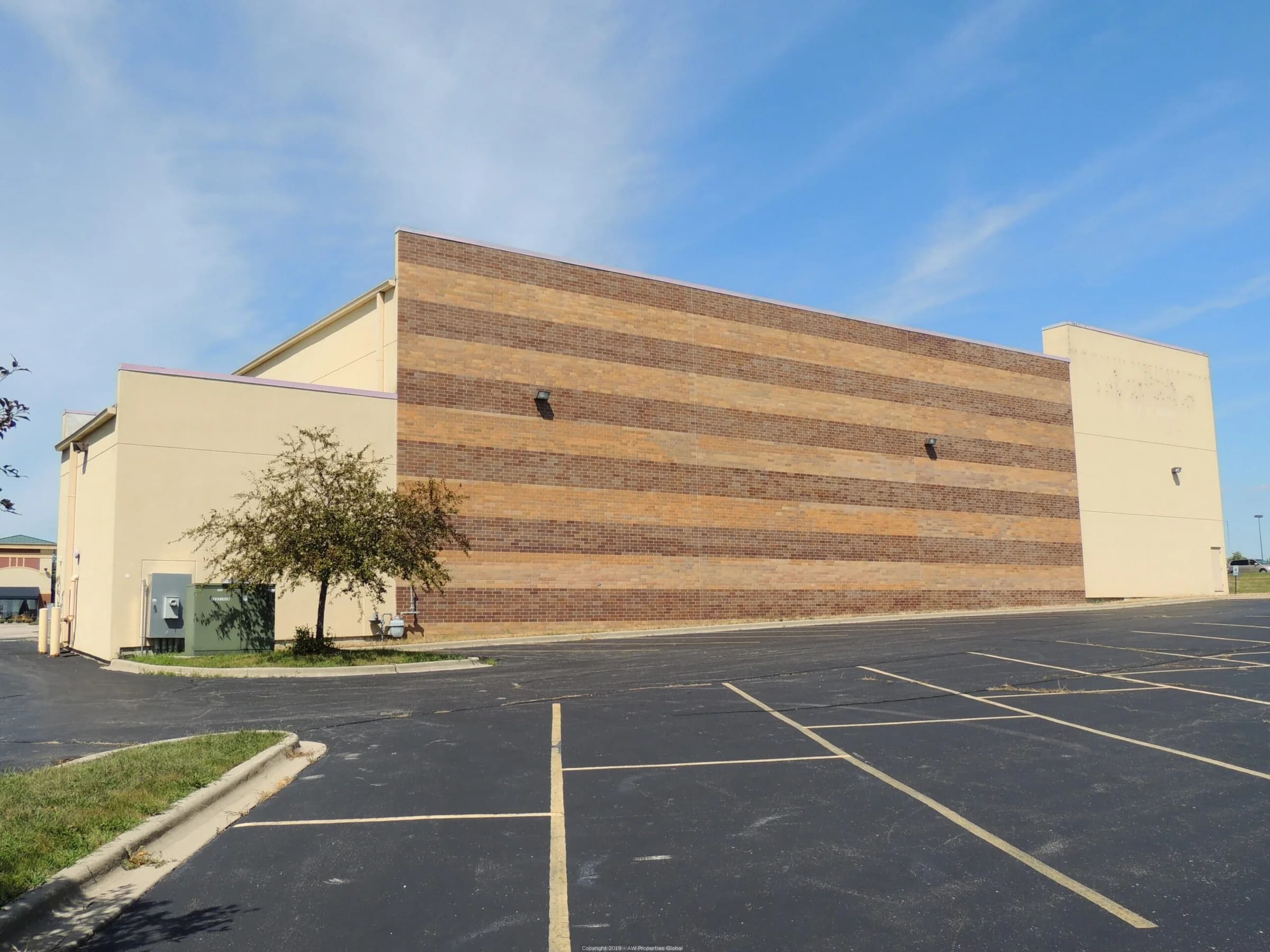 Commercial Building in Sleepy Hollow Across from Spring Hill Mall, photo 6