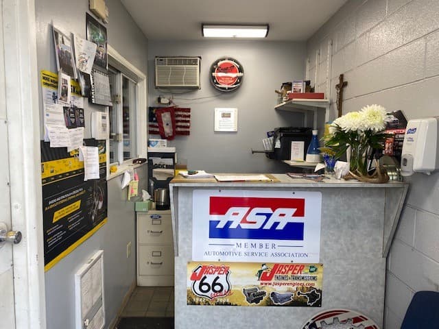 Retail/Automotive Service Business and Property in Aurora, IL, photo 3