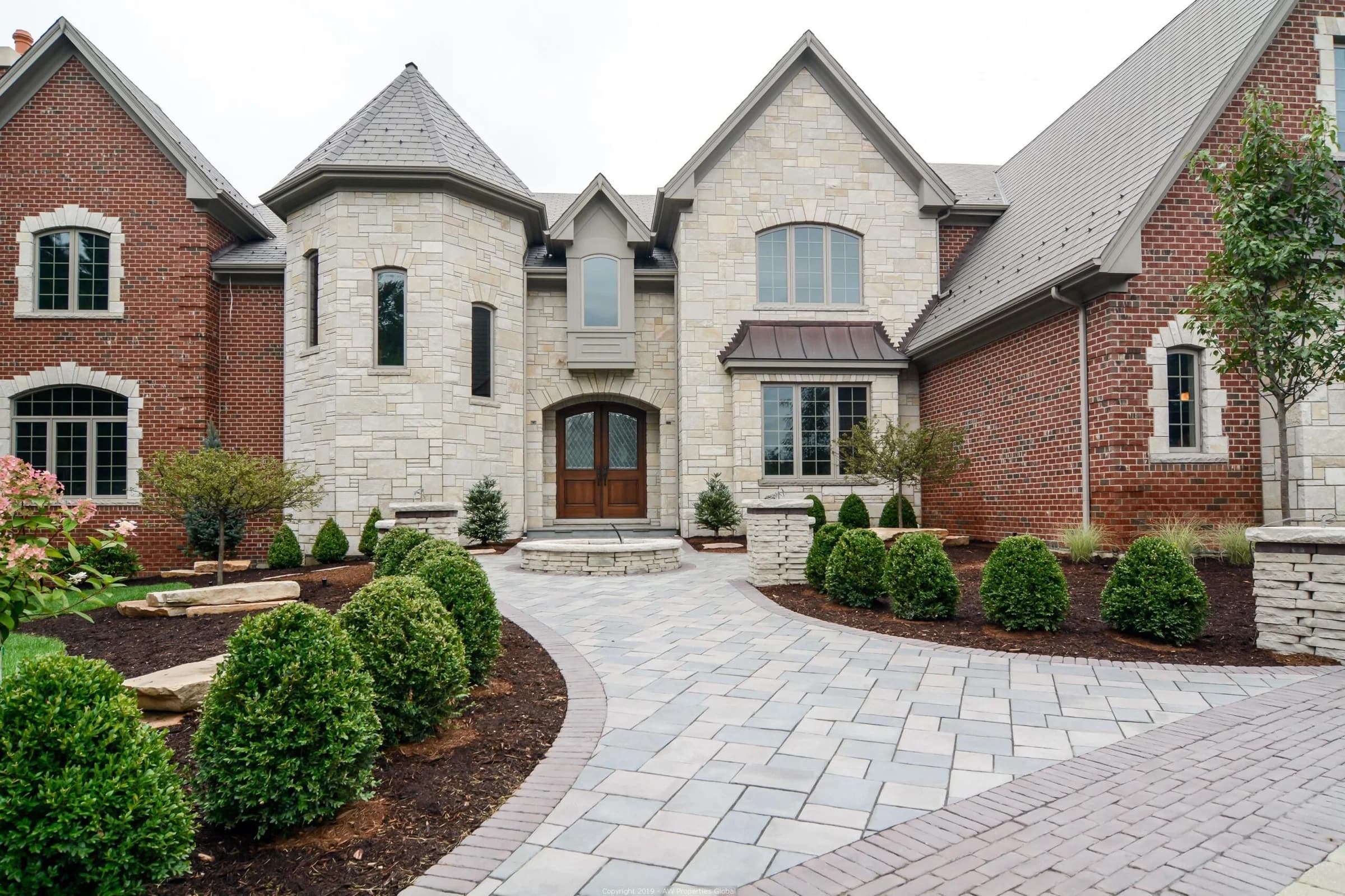 Magnificent Single Family Home Estate: 544 Ridgemoor Drive, Willowbrook, photo 3