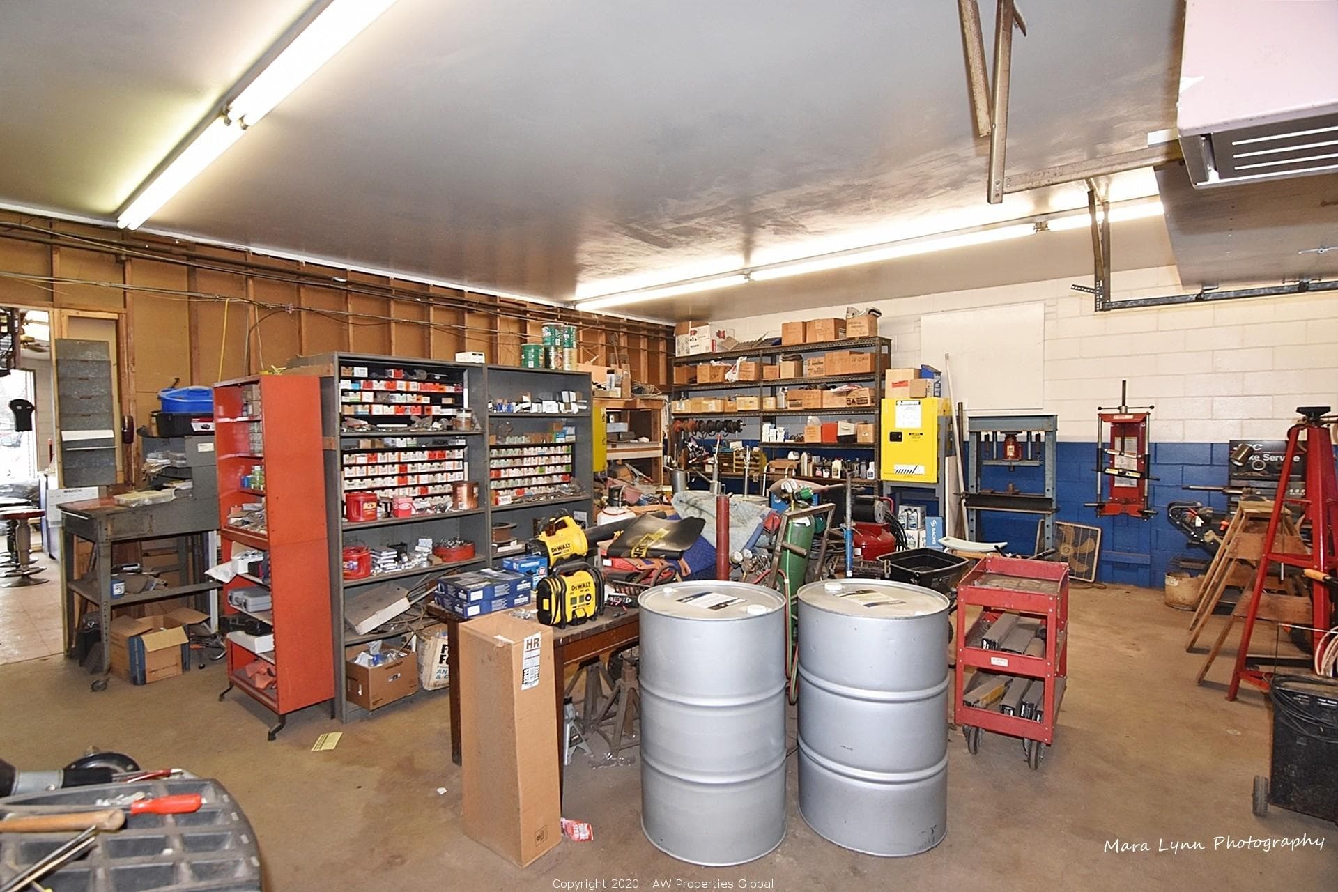 Retail/Prior Automotive Service Property in Batavia, IL, photo 8