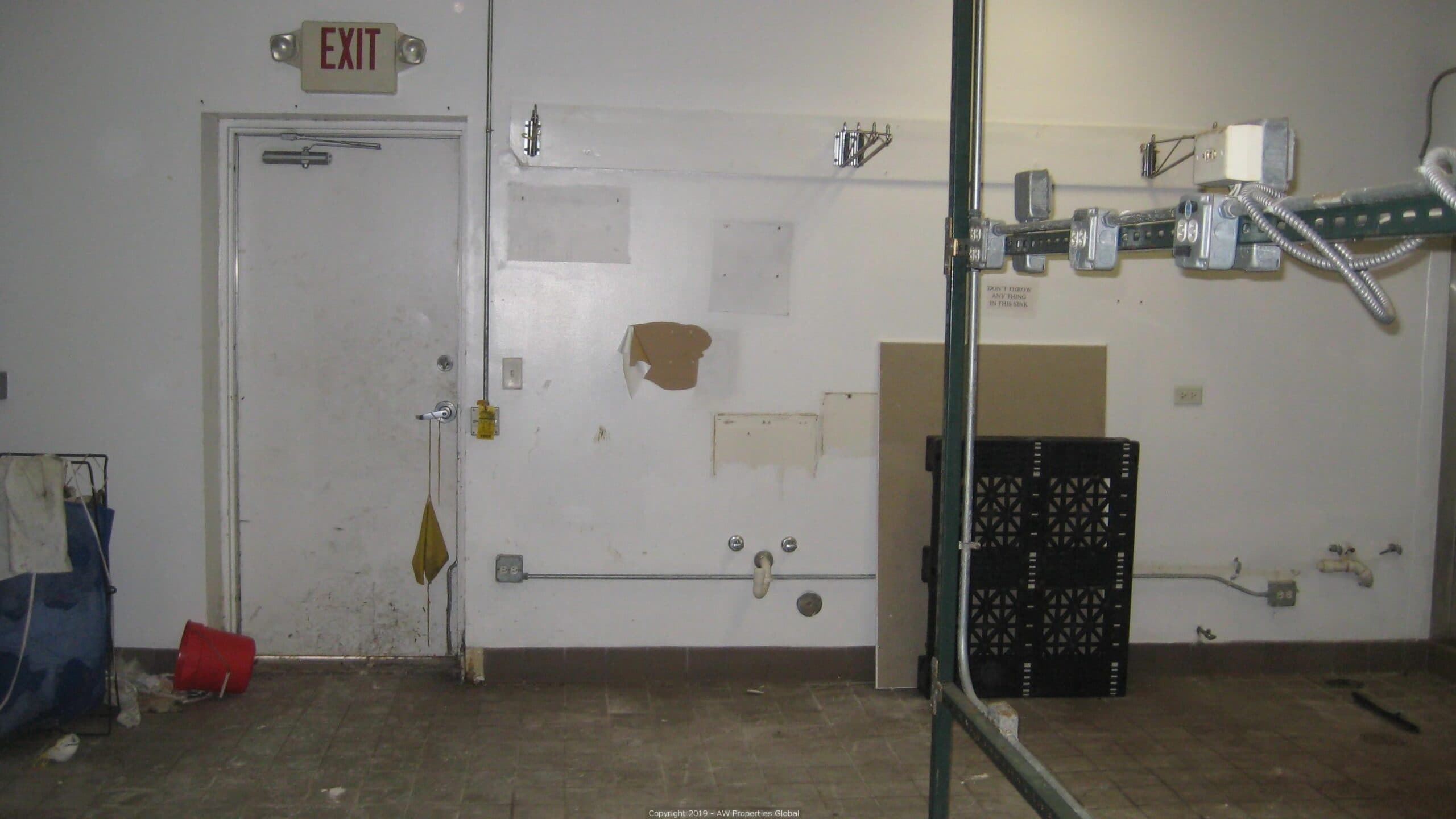 Bank-Owned Retail Development: 320-330 West North Street, Manhattan, photo 7