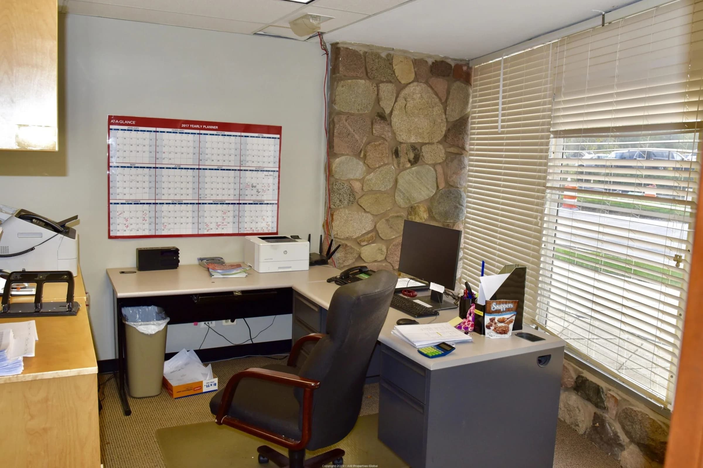 Court Ordered Auction: Two Contiguous Commercial Office Condos in Des Plaines, photo 3