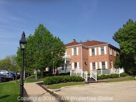 Williamsburg Village Professional Office Building on Colonial Parkway in Inverness, photo 1