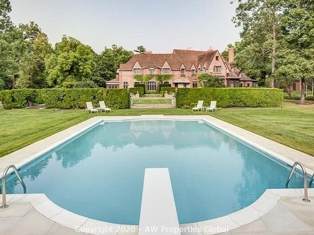 Nearly Six Acre Lake Forest Estate, photo 4