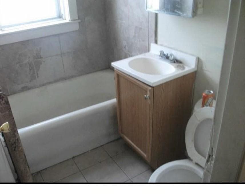 Bank-Owned 24 Unit Multi-Family Building: 4658-62 West Maypole, Chicago, photo 6
