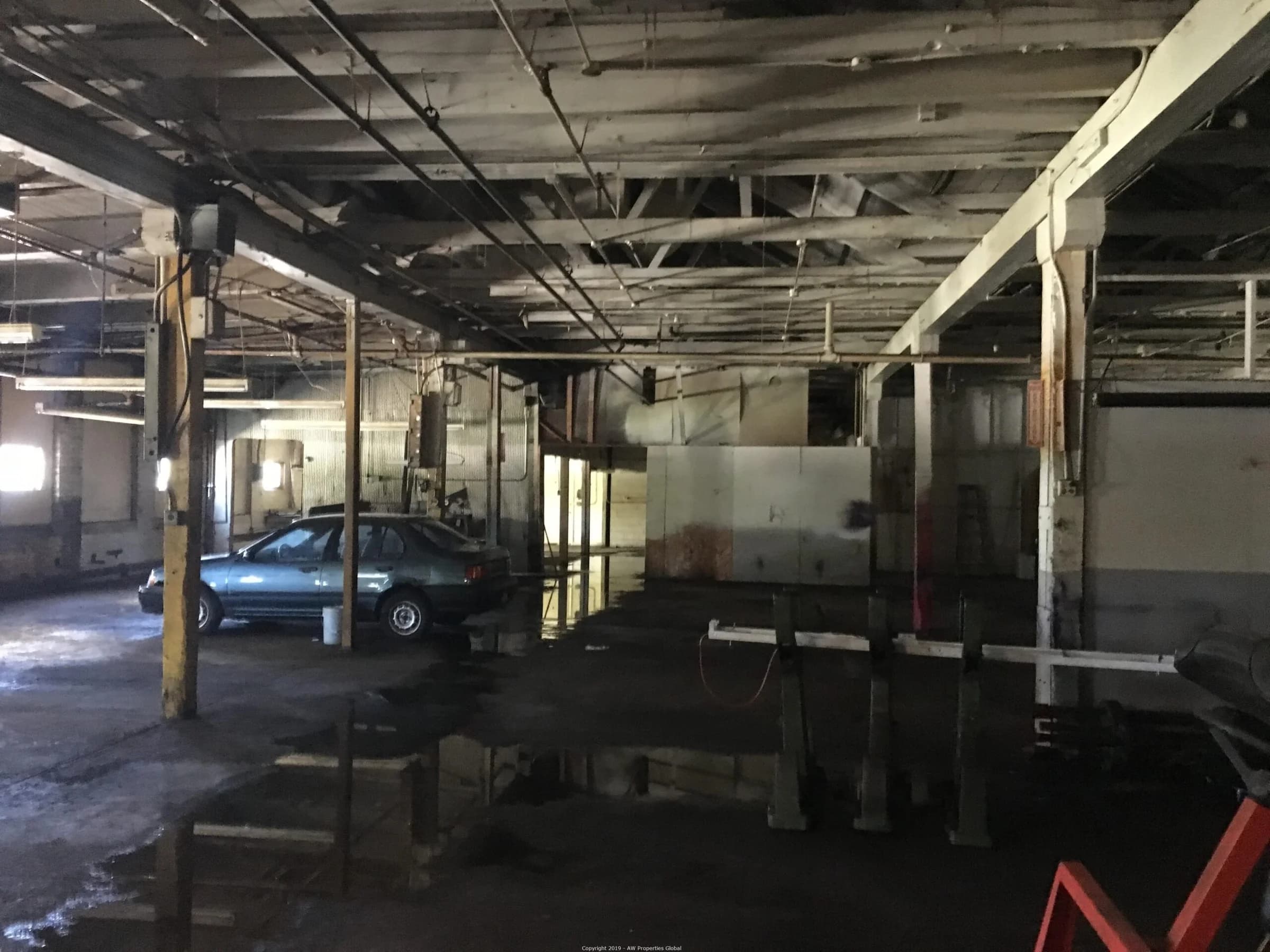 Nearly 200,000 SF Rockford Industrial Building, photo 12