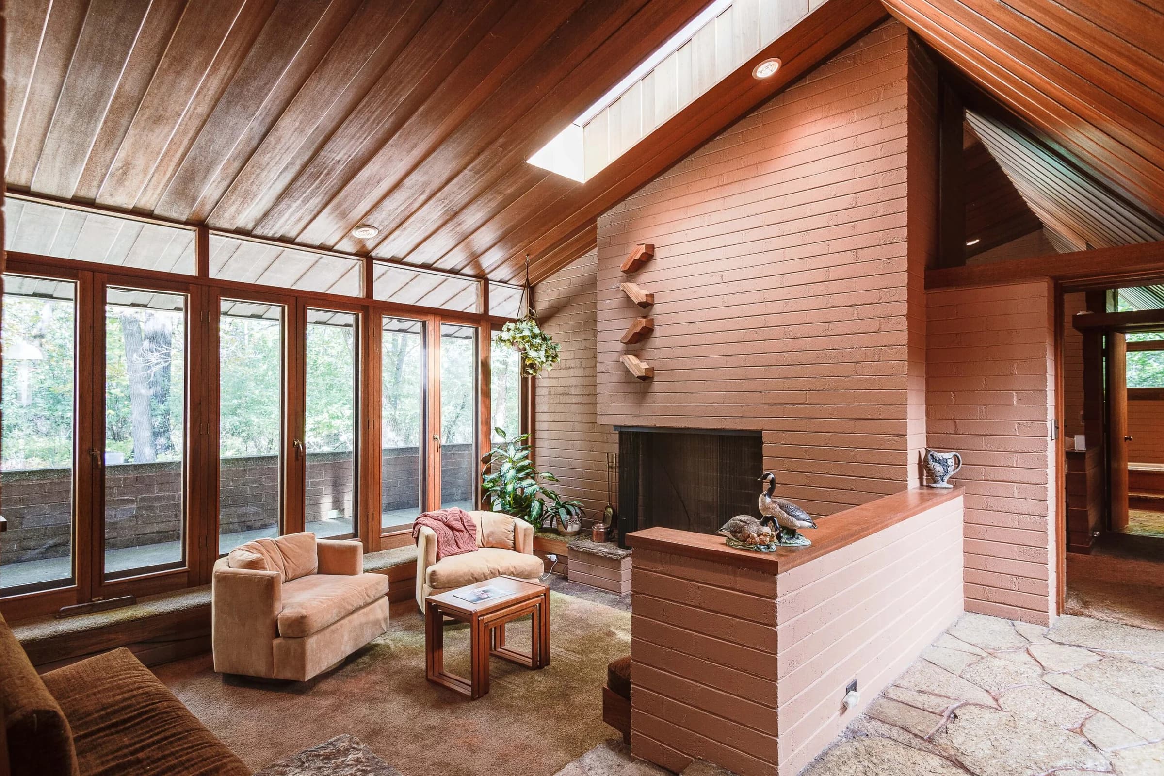 Frank Lloyd Wright Home on 3 Acres, photo 7