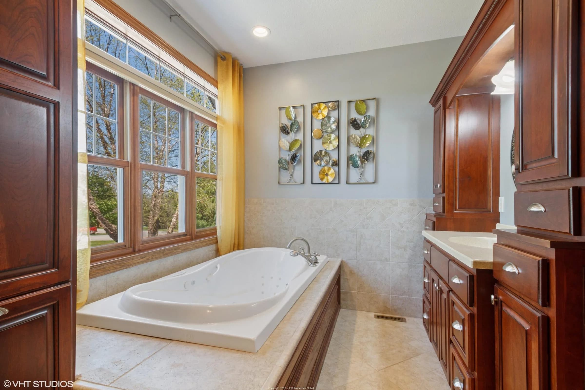 Luxurious Home with Stunning Views of the Apple Canyon Lake Golf Course and Rare, Transferable Dock Slip, photo 14