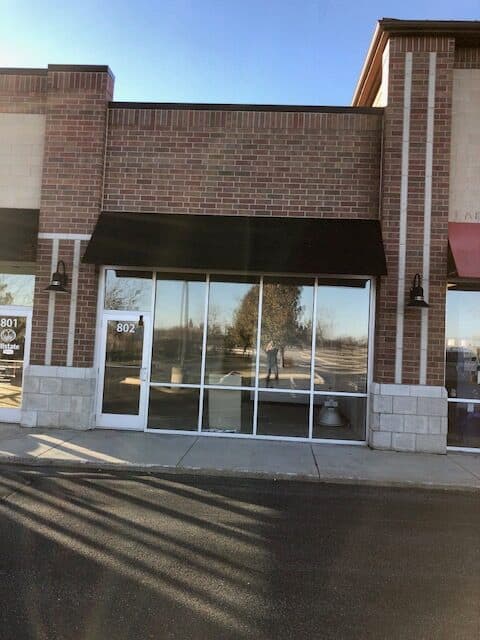 Approx. 6,875 SF Multi-Tenant Retail and/or Office Units in Volo, IL, photo 3
