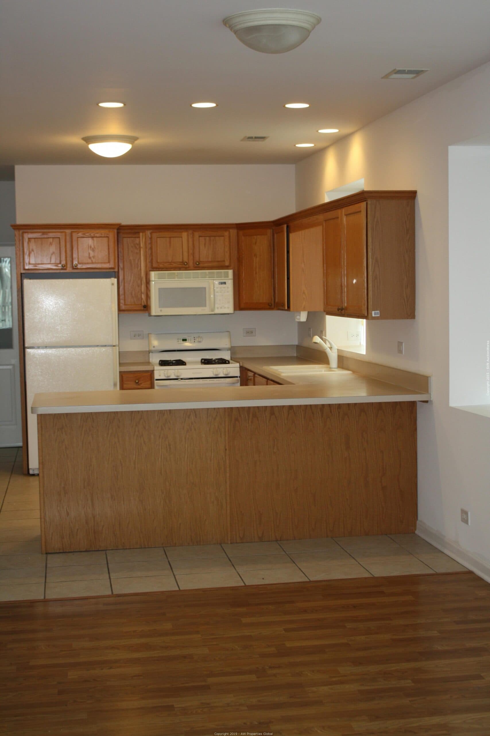 Mixed Use Building in Cicero, photo 16