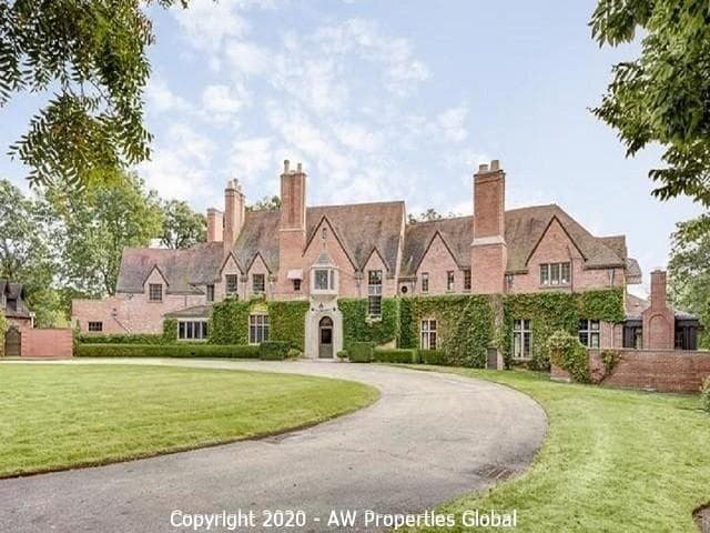 Nearly Six Acre Lake Forest Estate, photo 1