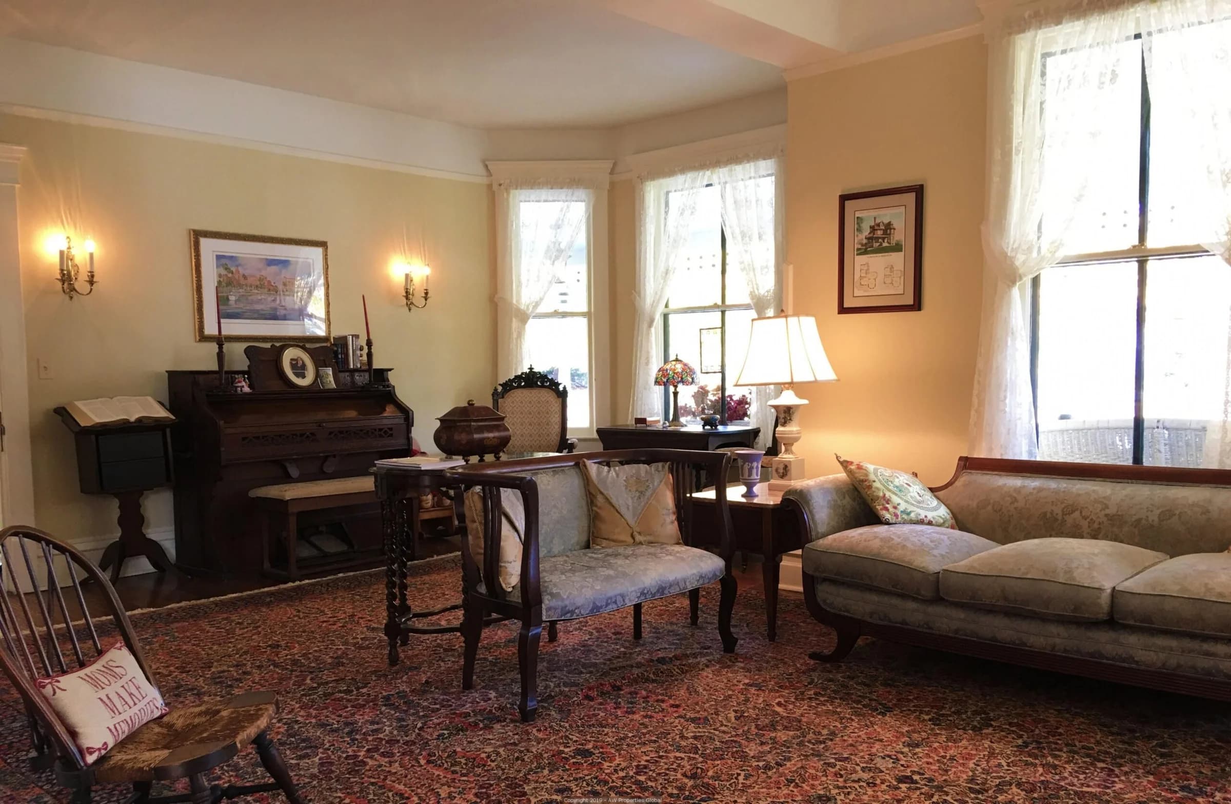 Completely Renovated Glencoe Victorian with In-Ground Heated Pool, photo 5