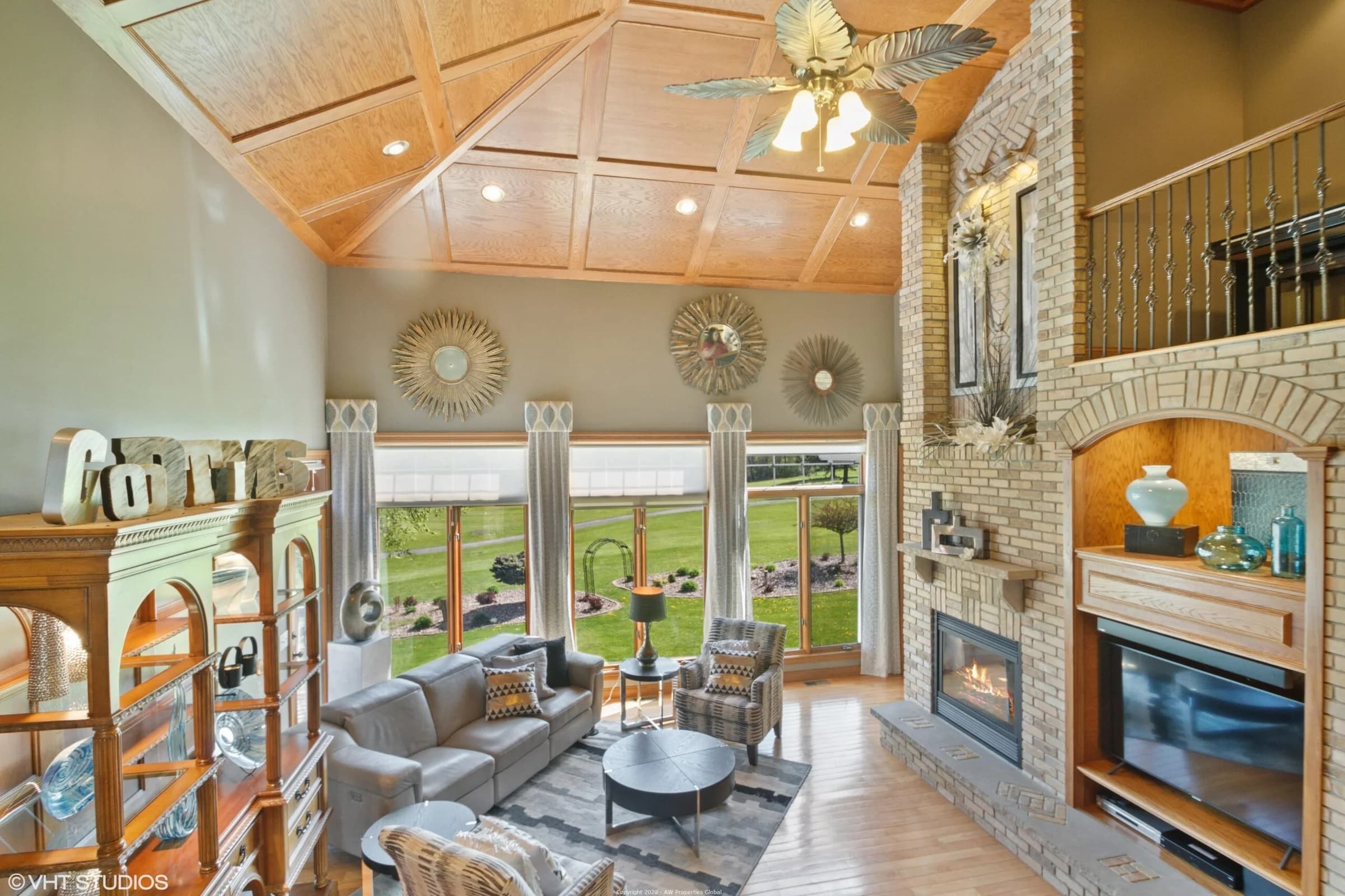 Luxurious Home with Stunning Views of the Apple Canyon Lake Golf Course and Rare, Transferable Dock Slip, photo 16