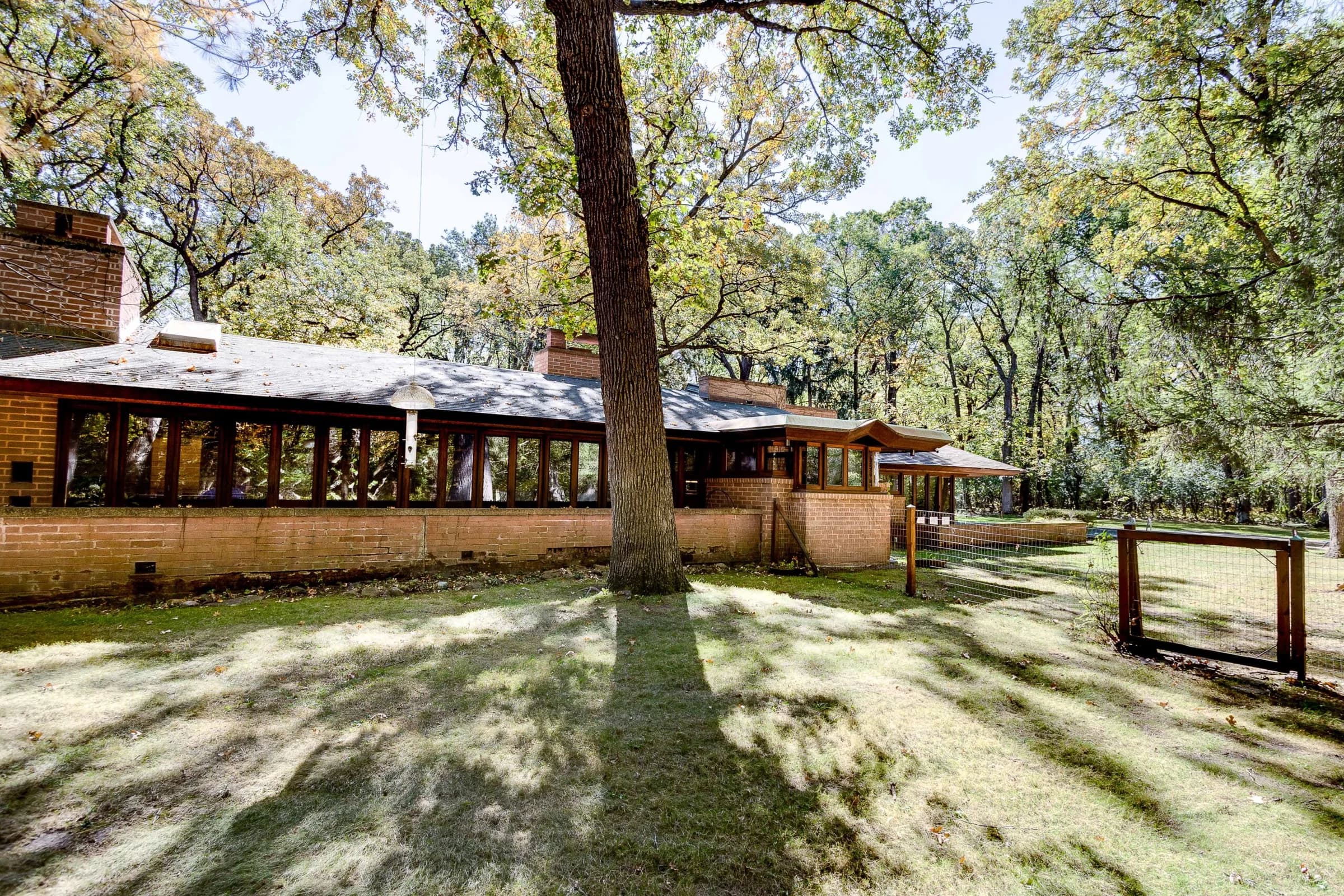 Frank Lloyd Wright Home on 3 Acres, photo 47