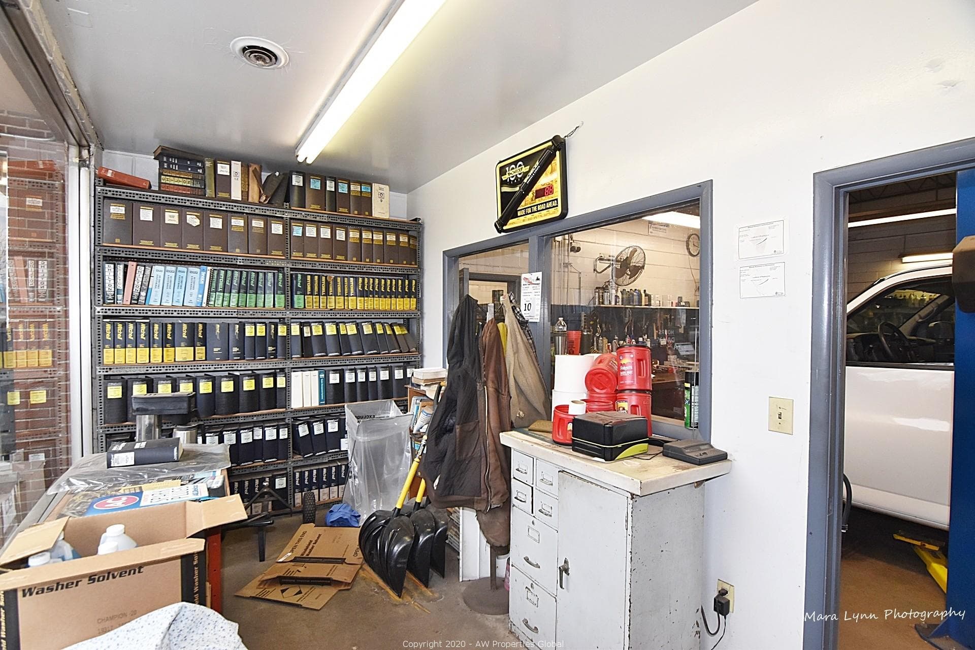 Retail/Prior Automotive Service Property in Batavia, IL, photo 19