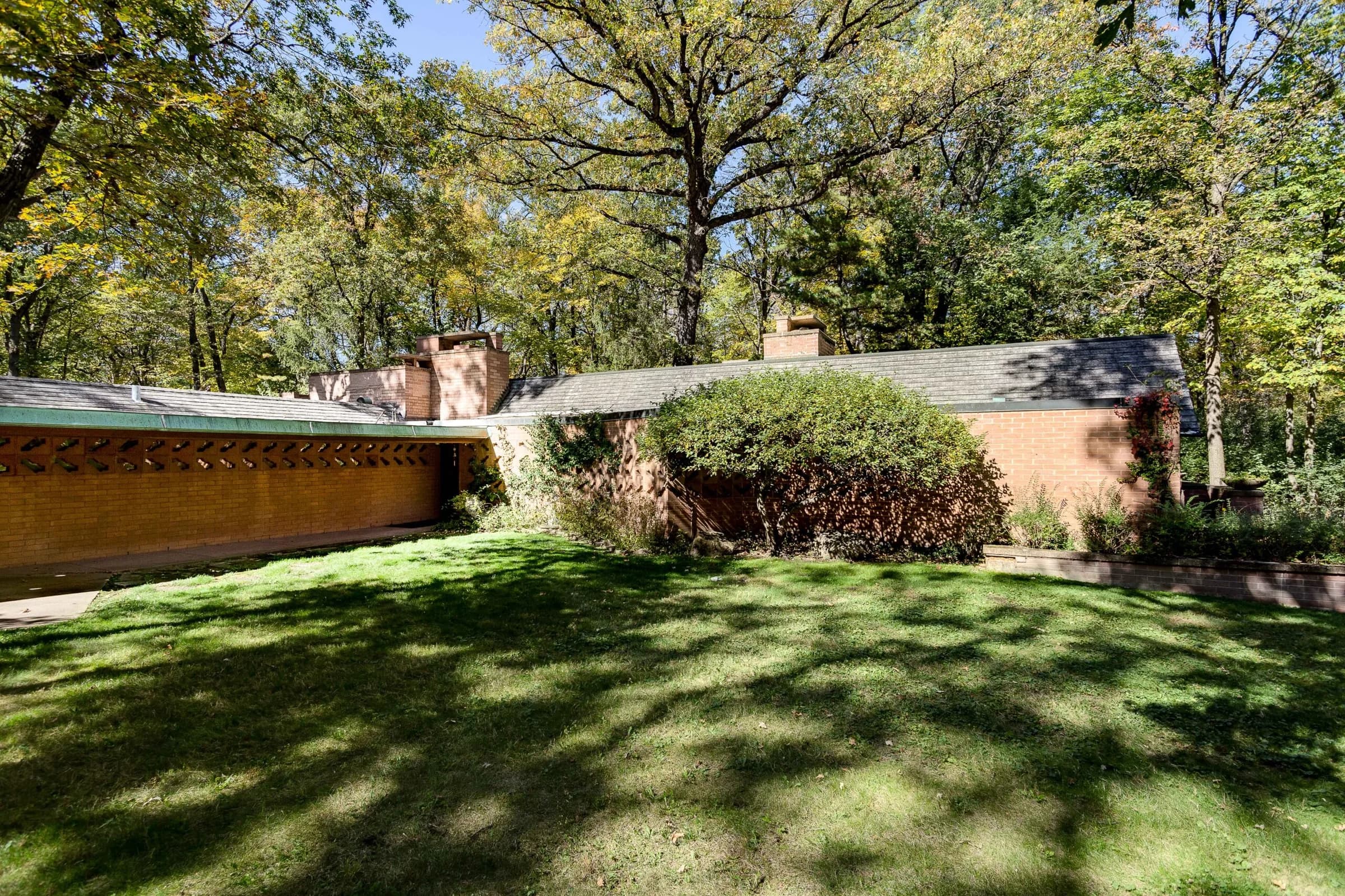 Frank Lloyd Wright Home on 3 Acres, photo 48