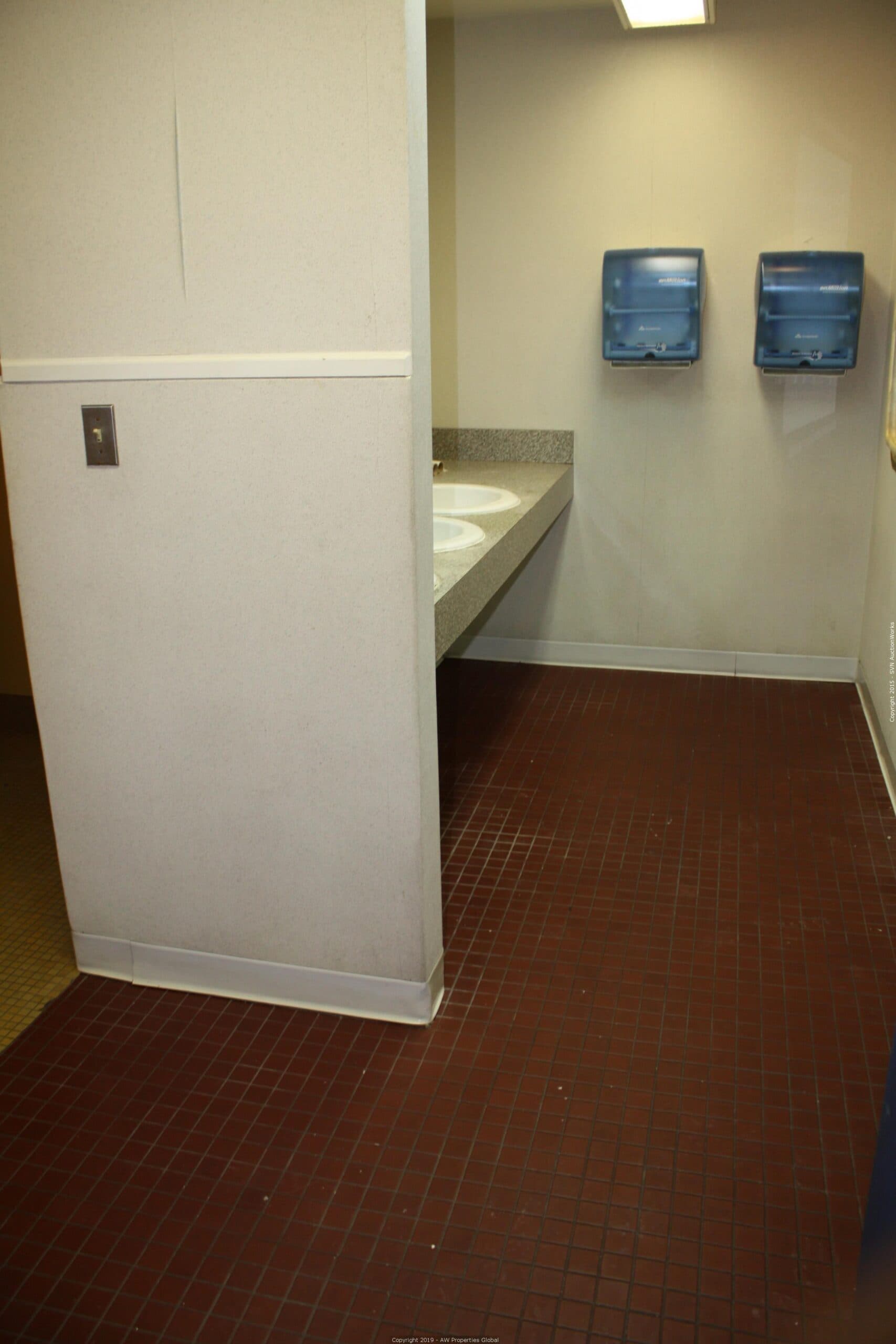 Former Fuddruckers Restaurant, photo 11