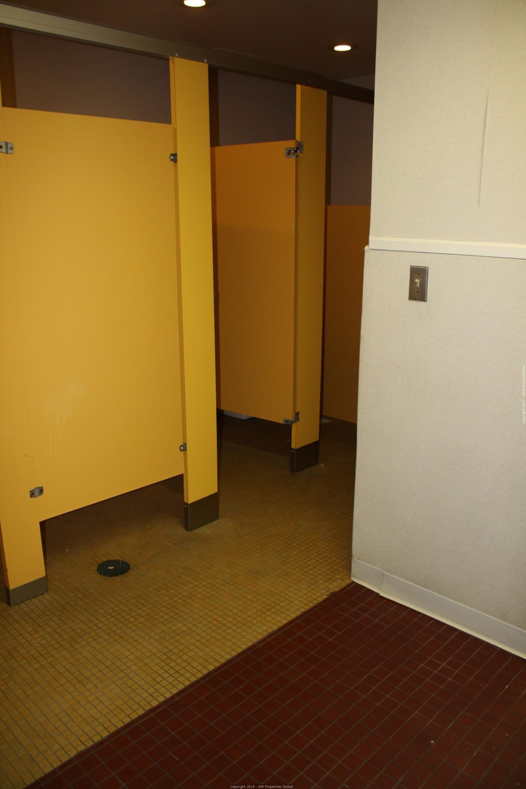 Former Fuddruckers Restaurant, photo 12