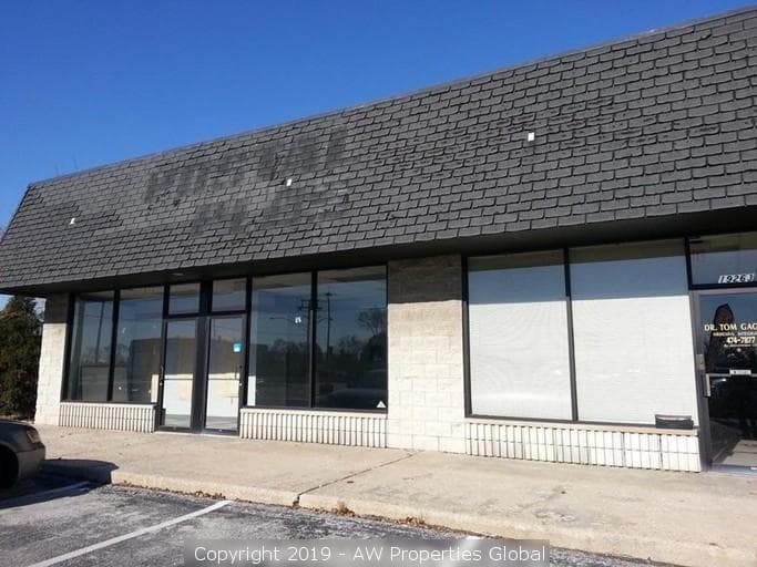 Ridge Brook Plaza: Bank Owned Strip Center, photo 3