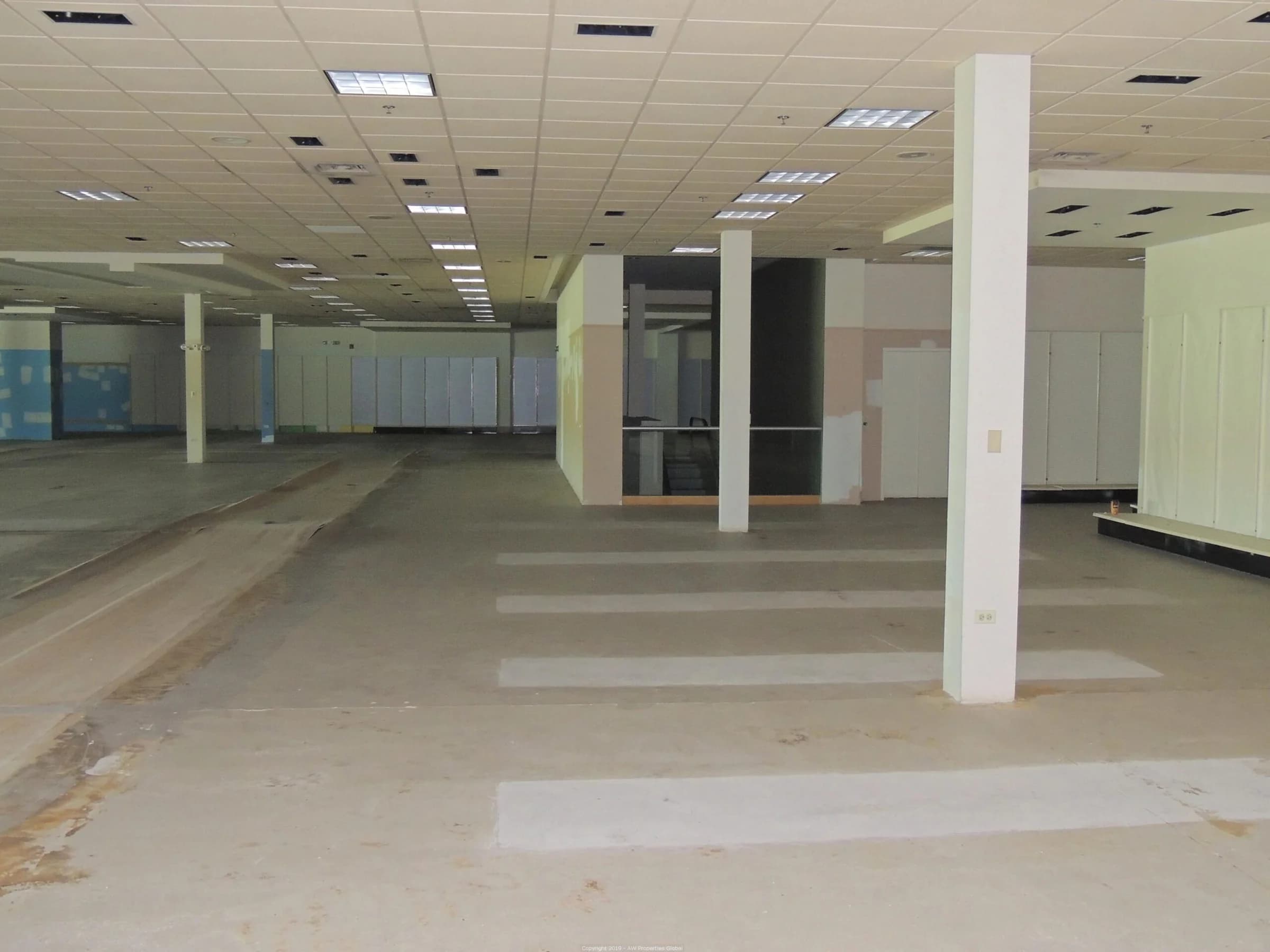 Commercial Building in Sleepy Hollow Across from Spring Hill Mall, photo 20
