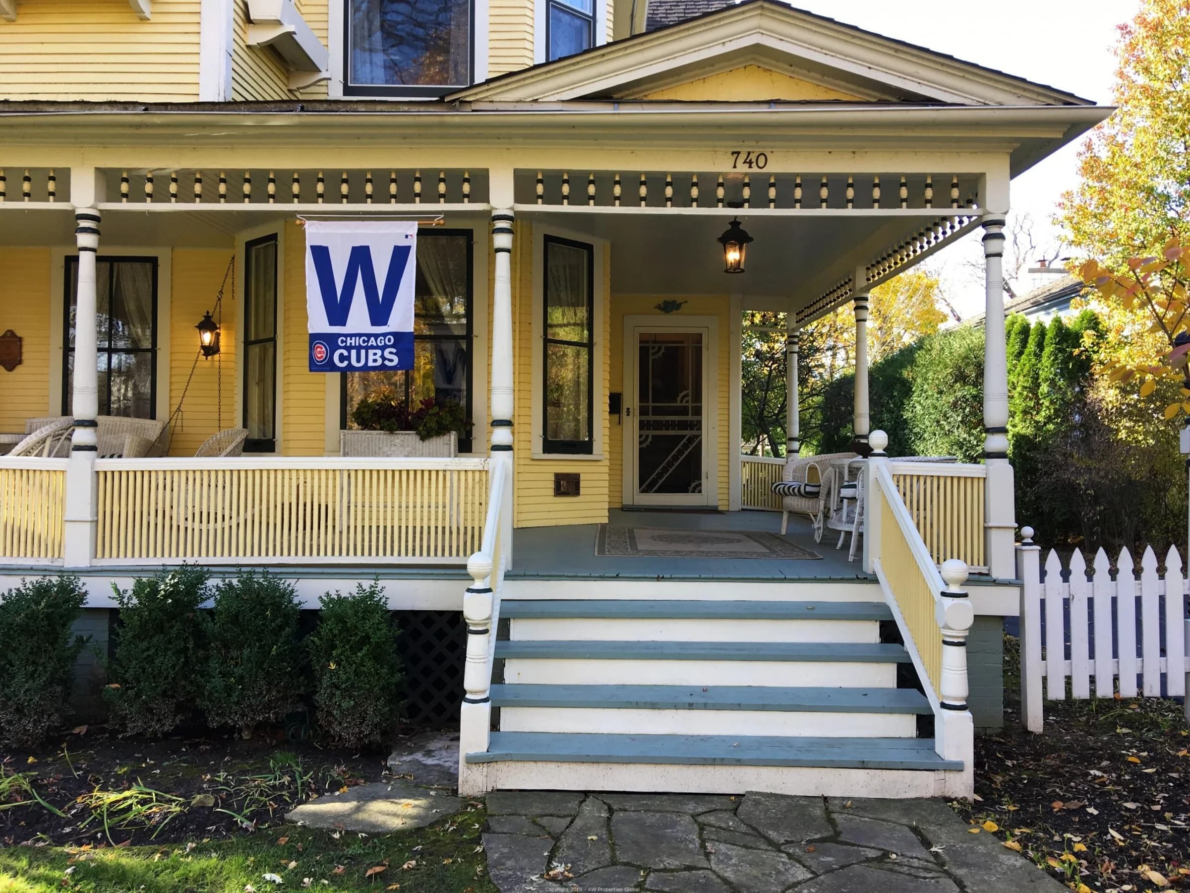 Completely Renovated Glencoe Victorian with In-Ground Heated Pool, photo 2