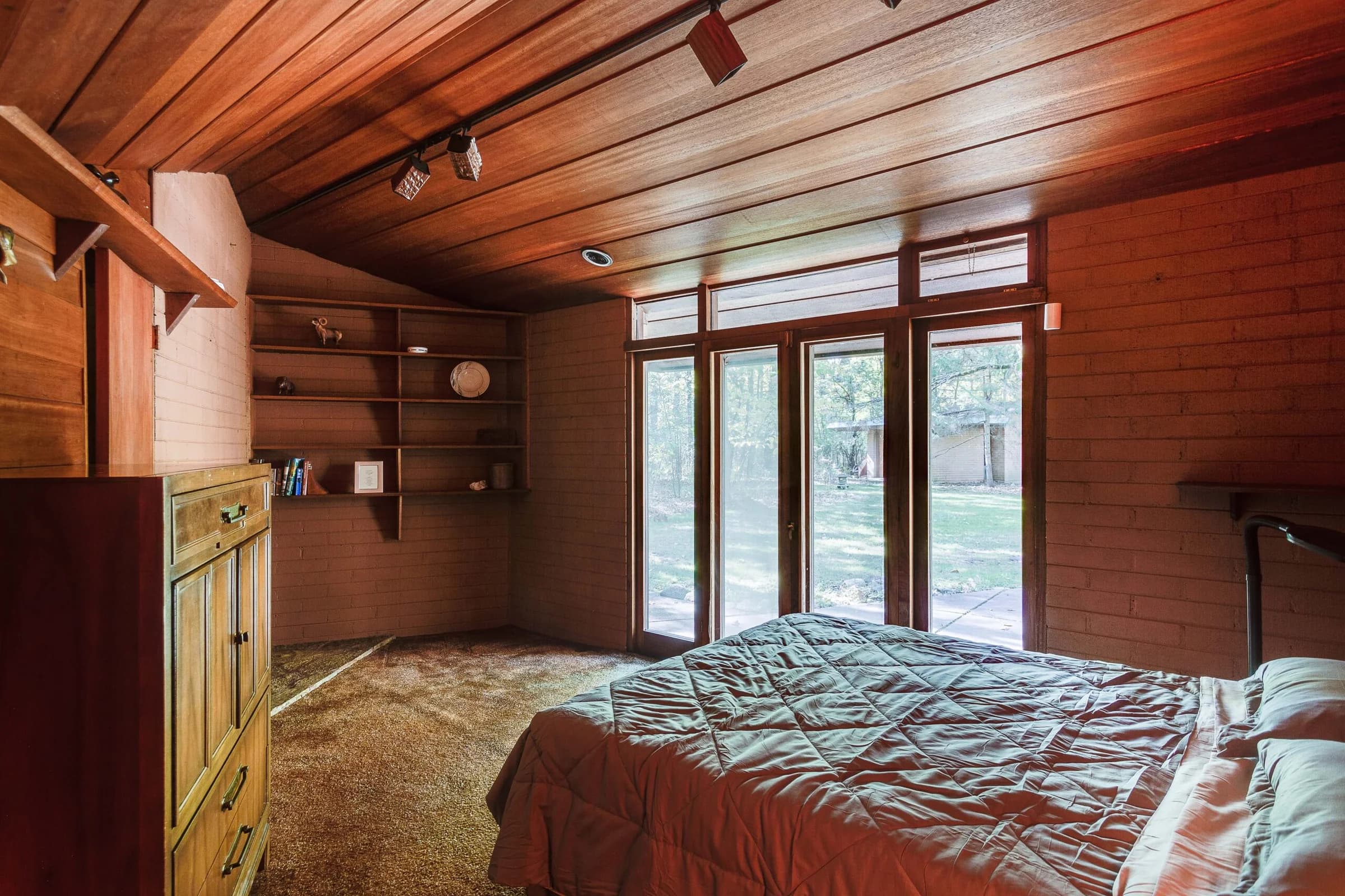 Frank Lloyd Wright Home on 3 Acres, photo 41