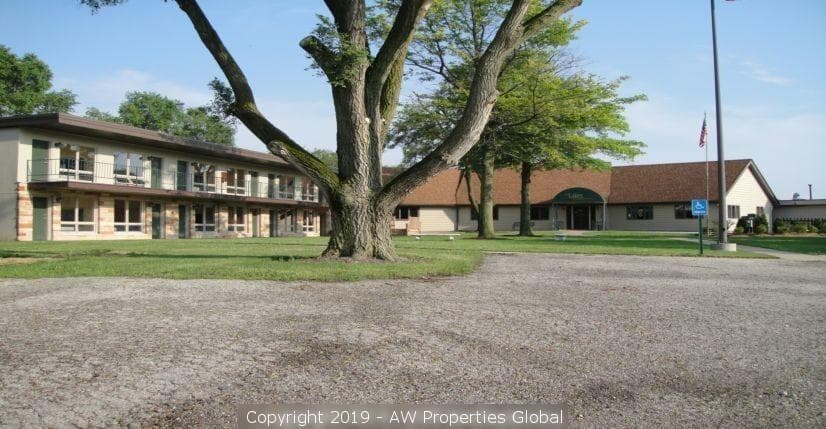 Specialty Use: Prairie Lakes Country Club & Inn, photo 2