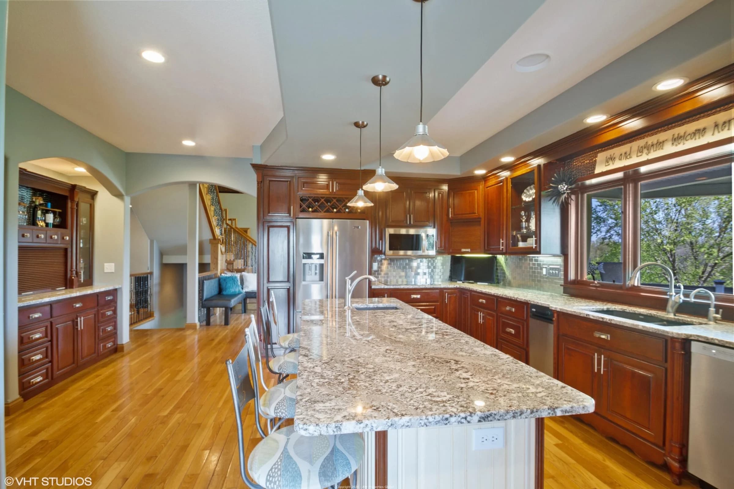 Luxurious Home with Stunning Views of the Apple Canyon Lake Golf Course and Rare, Transferable Dock Slip, photo 10