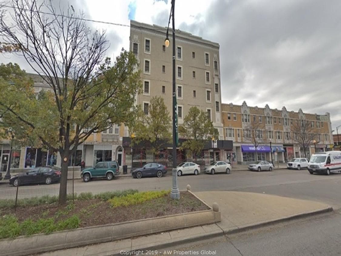 Former Self Storage/Retail Building Near Oak Park, photo 1