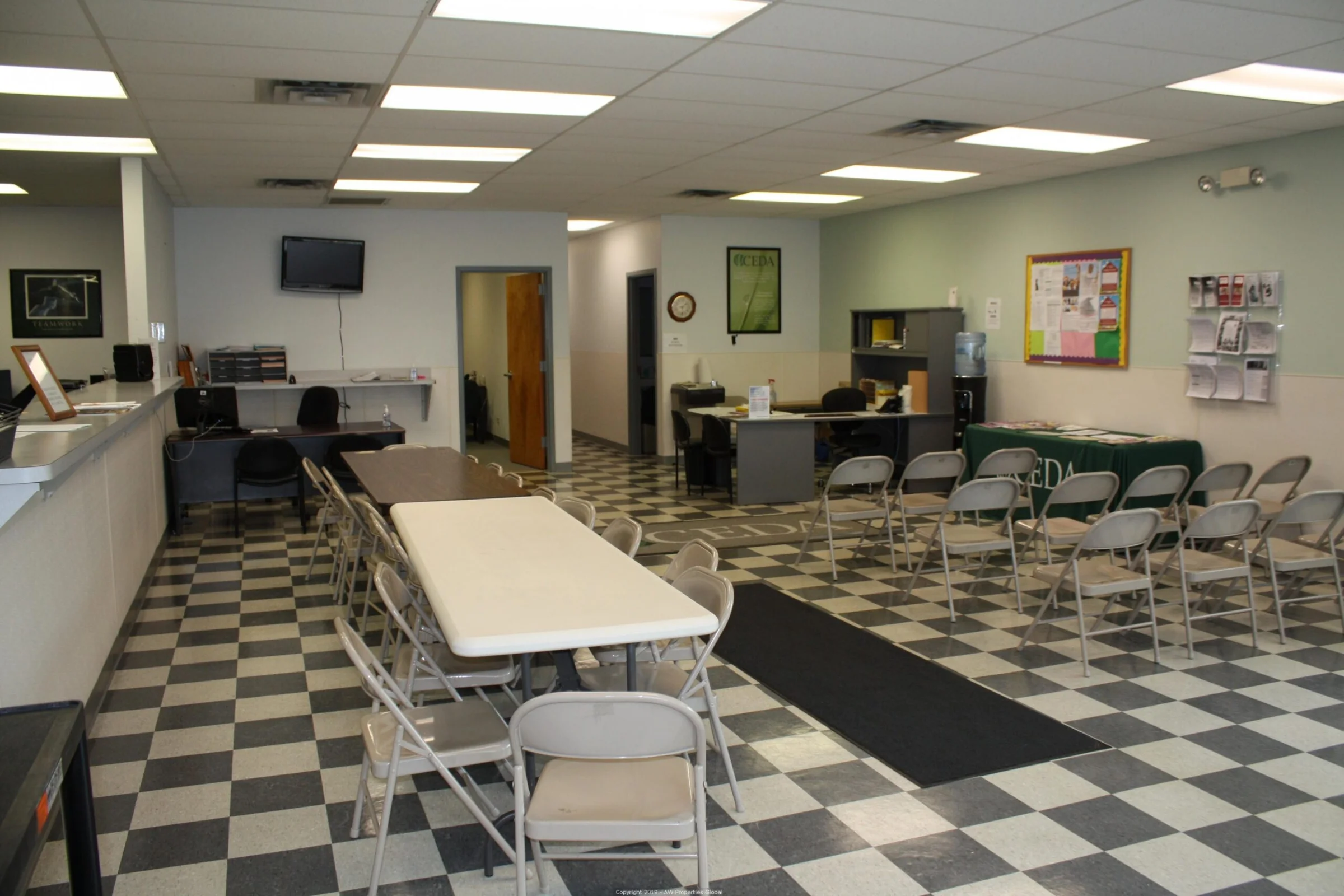 Mixed Use Building in Cicero, photo 10