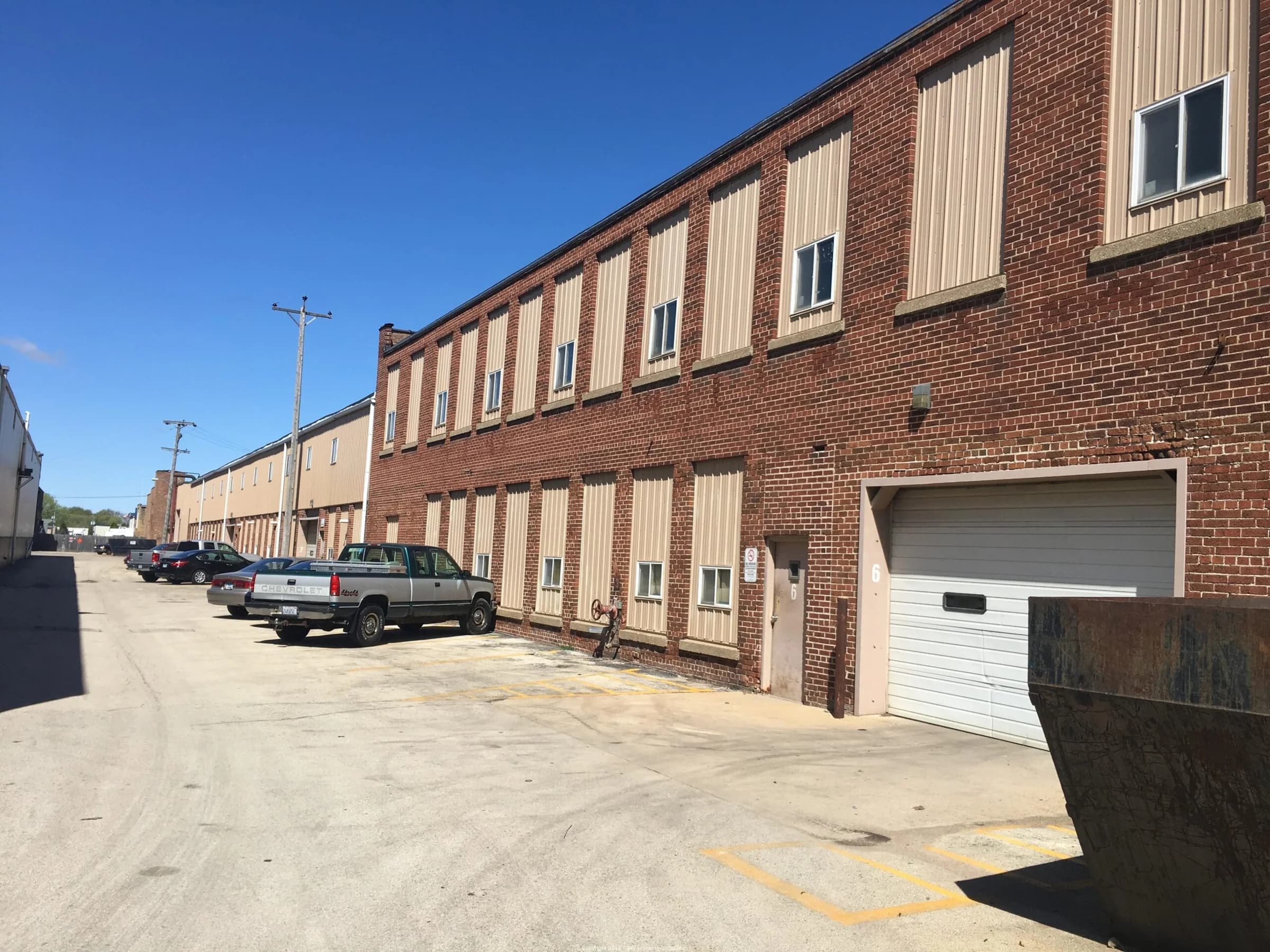 Nearly 200,000 SF Rockford Industrial Building, photo 5