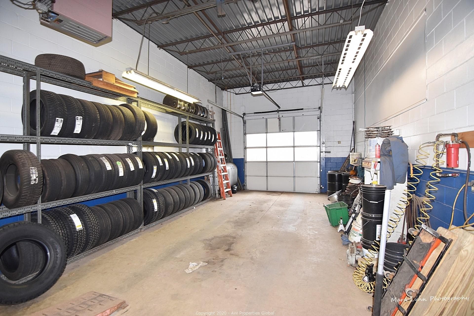 Retail/Prior Automotive Service Property in Batavia, IL, photo 12