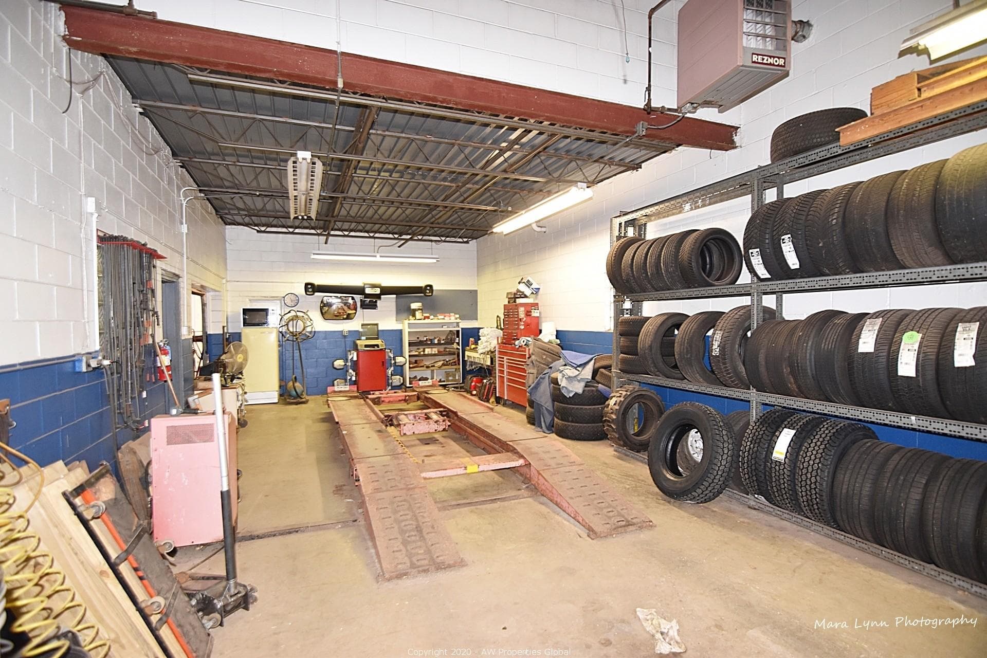 Retail/Prior Automotive Service Property in Batavia, IL, photo 13