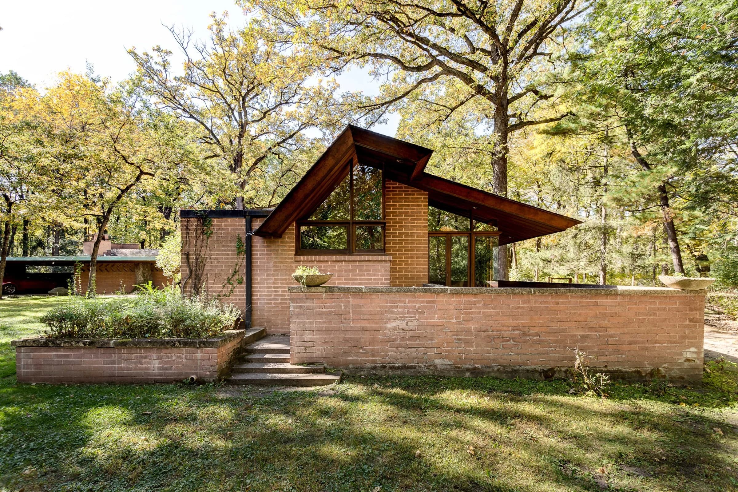 Frank Lloyd Wright Home on 3 Acres, photo 4