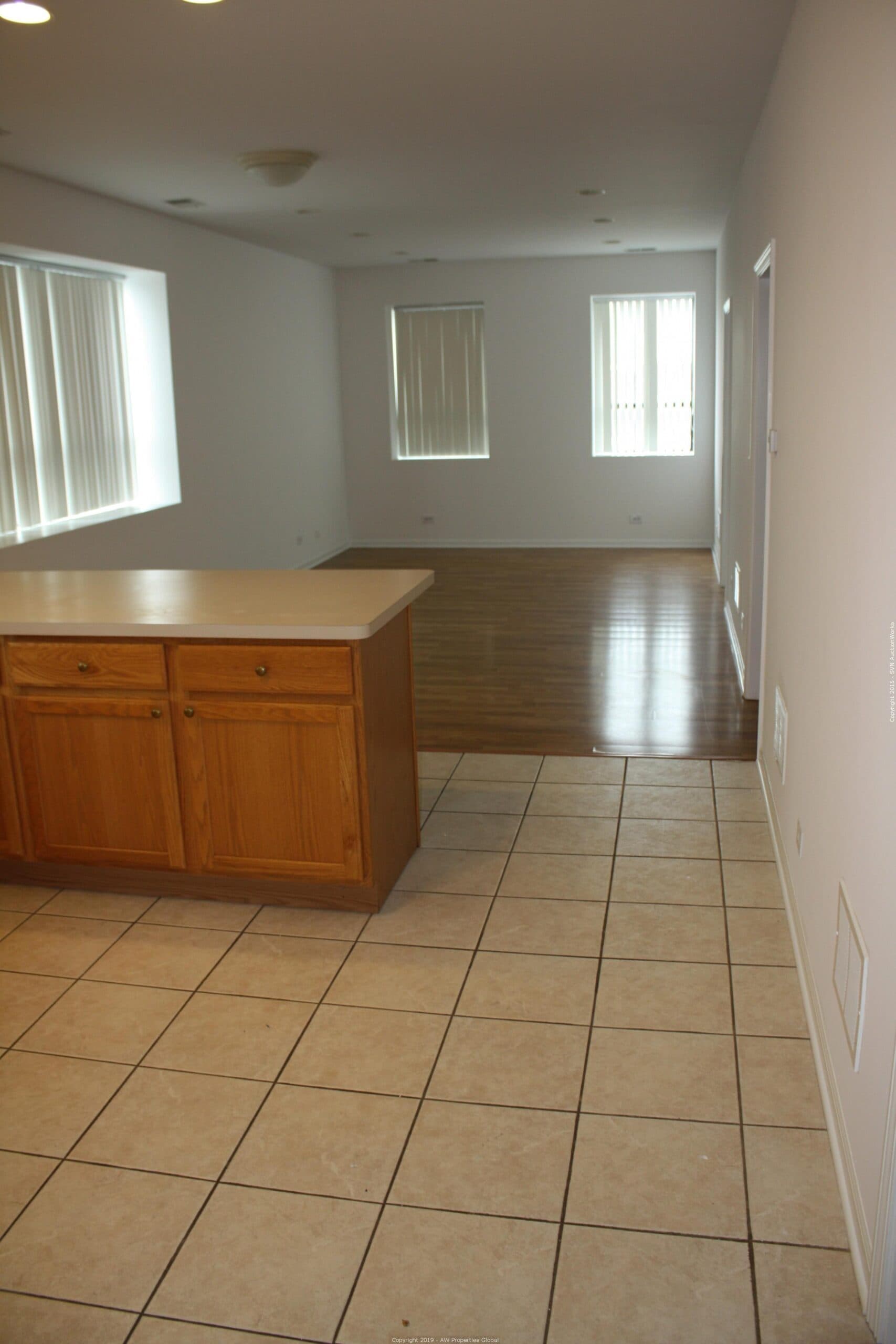 Mixed Use Building in Cicero, photo 18