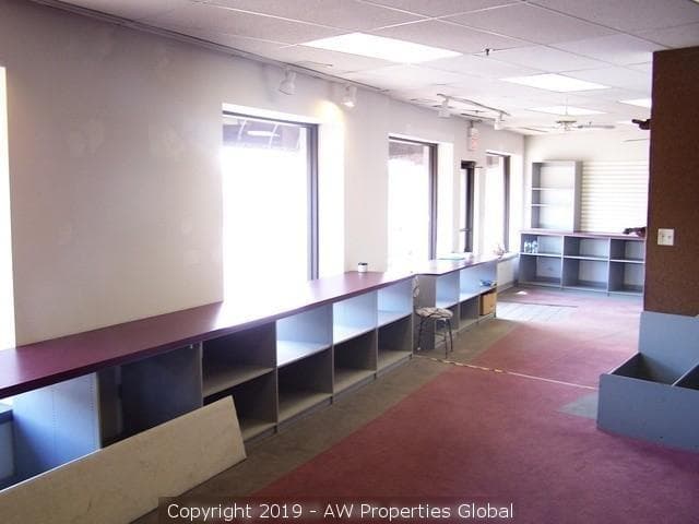 Retail Building in Downtown Lombard, photo 3