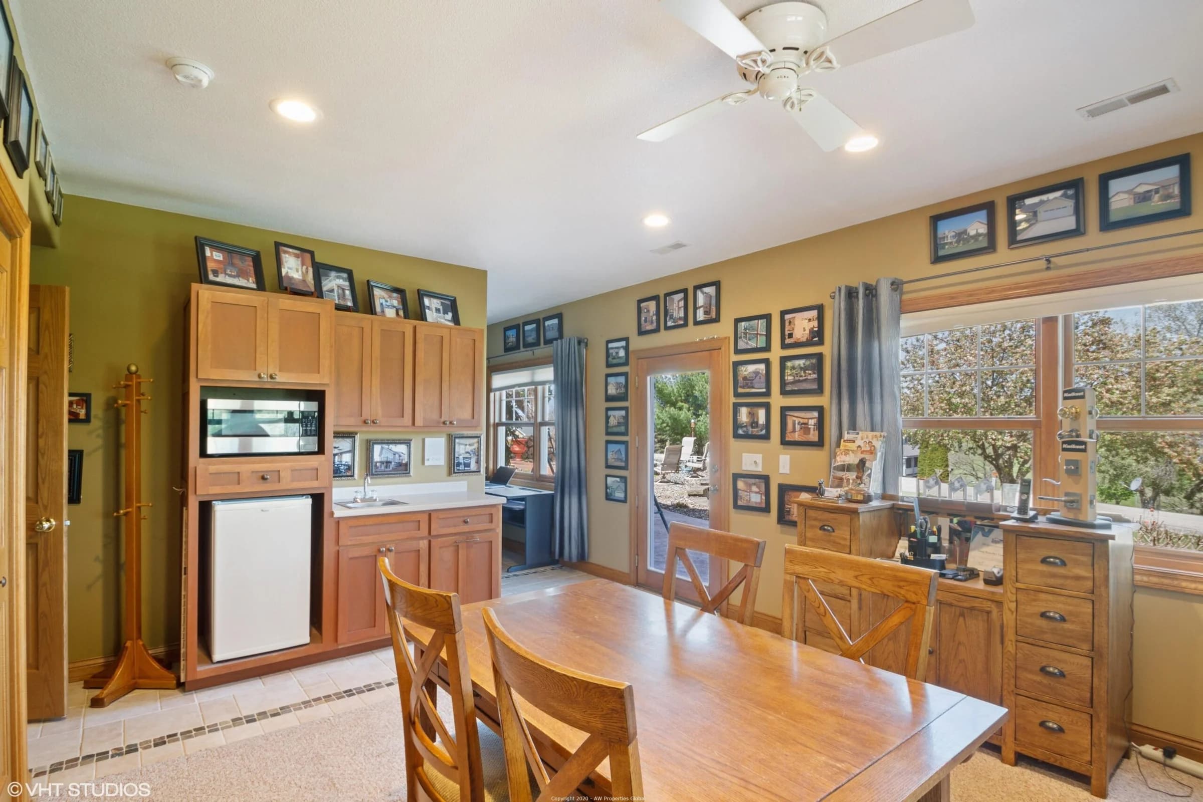 Luxurious Home with Stunning Views of the Apple Canyon Lake Golf Course and Rare, Transferable Dock Slip, photo 21