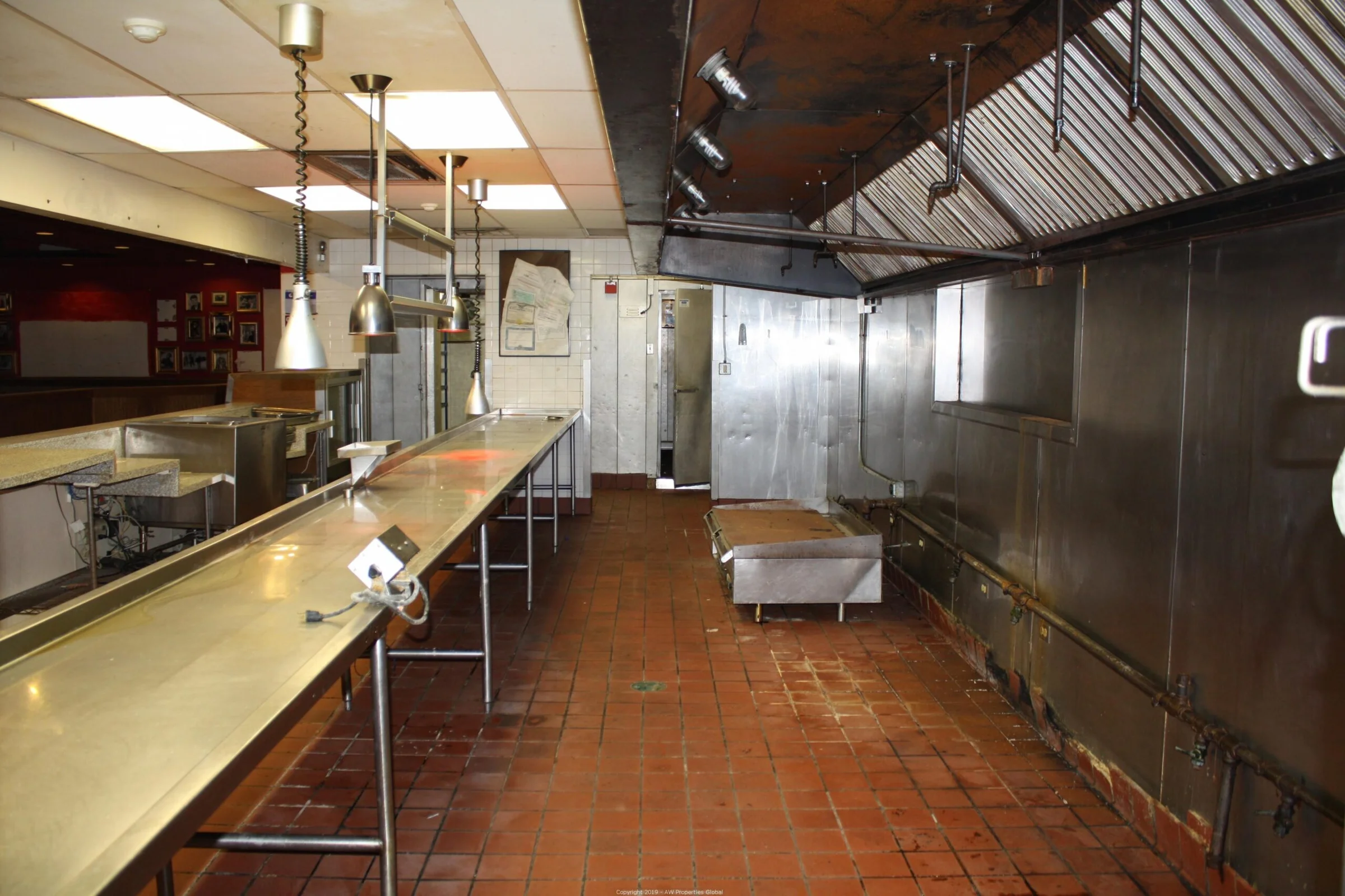 Former Fuddruckers Restaurant, photo 4