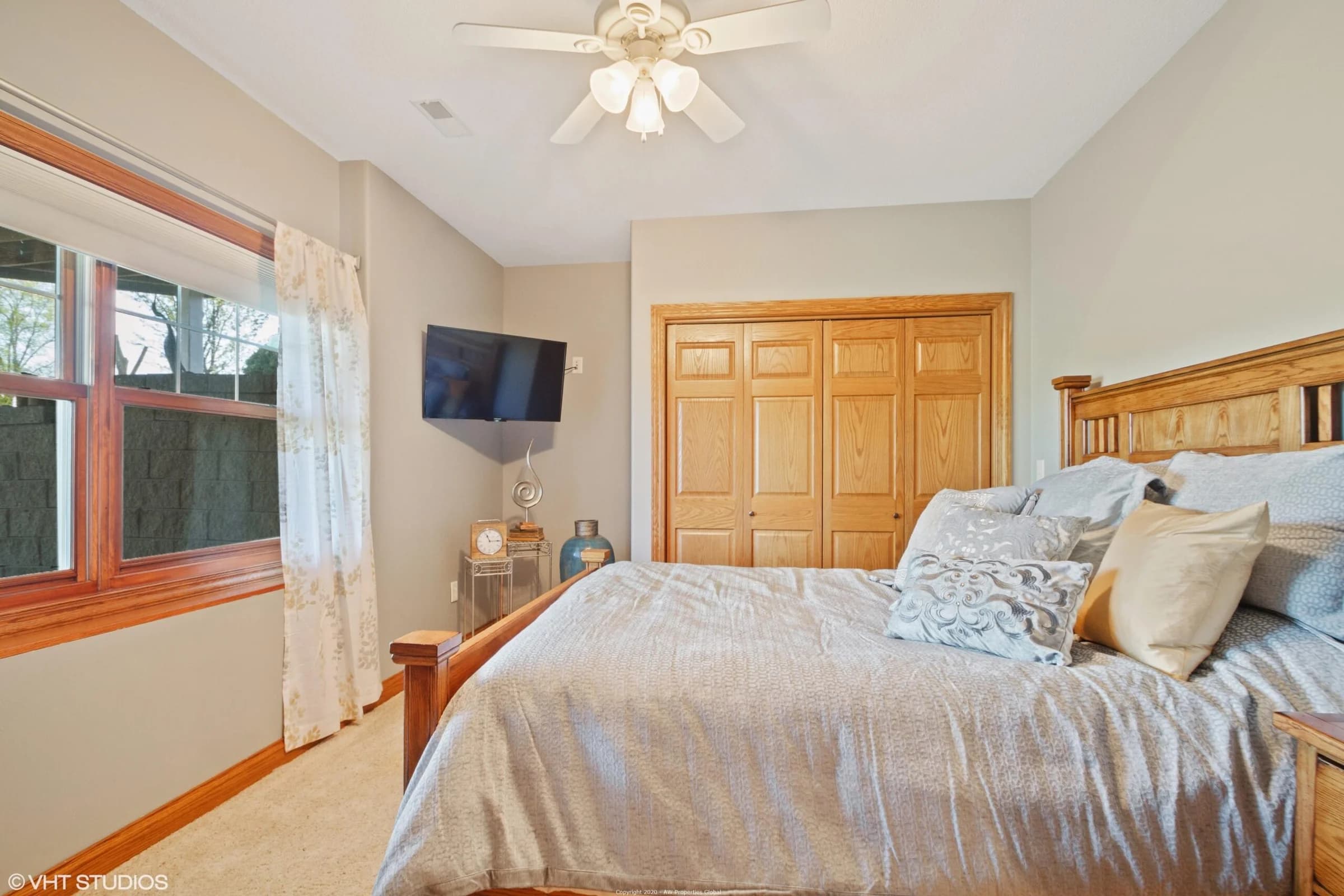 Luxurious Home with Stunning Views of the Apple Canyon Lake Golf Course and Rare, Transferable Dock Slip, photo 25