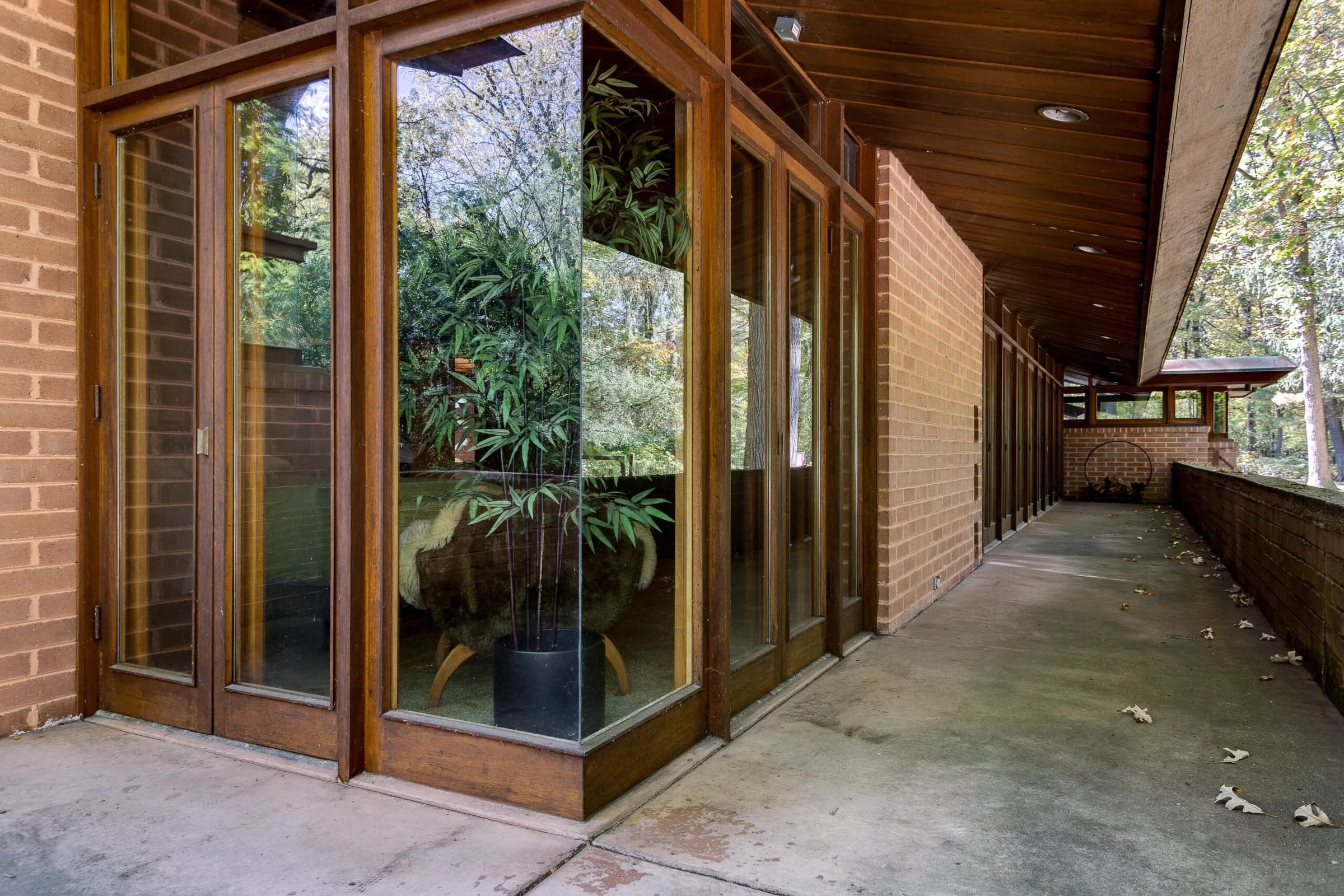 Frank Lloyd Wright Home on 3 Acres, photo 44