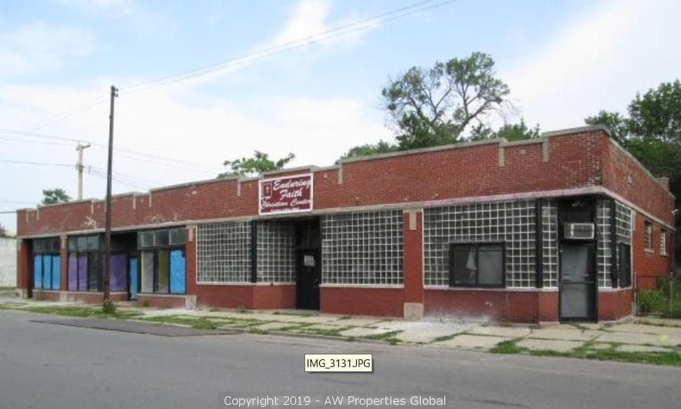 Bank-Owned Multi-Tenant Commercial Building: 2246-56 East 73rd Street, Chicago, photo 1