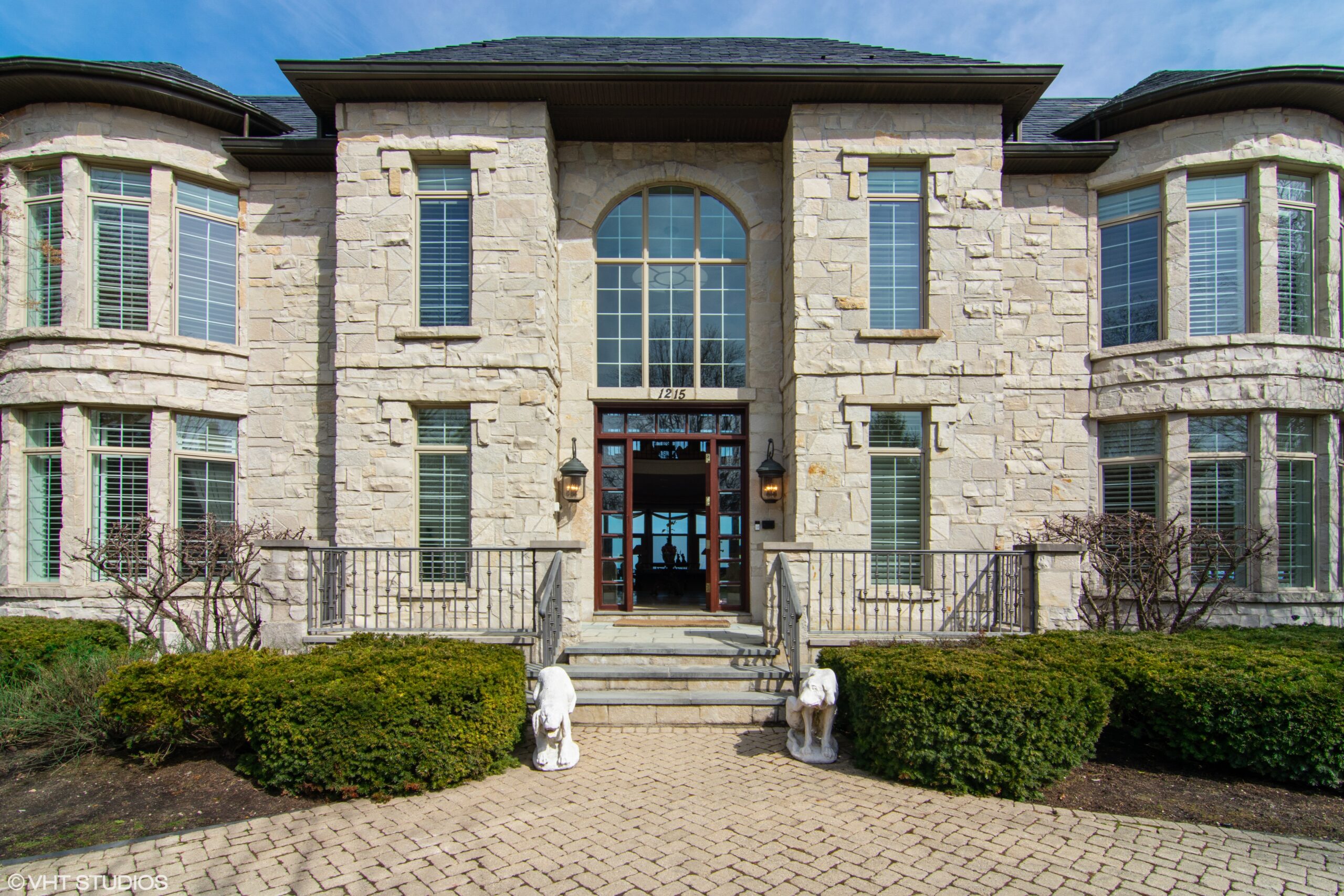 Lakefront Home with Large Private Beach AW Properties Global